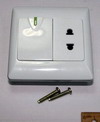 L86-026   Розетка с выключателем врезная, мебельная (250V 10A-розетка/16А-выключатель IP20), бежевый, пластик, арт. 11.102.04.011 (G13005)